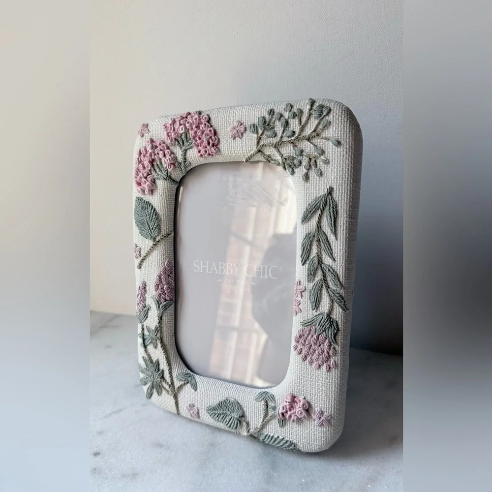 Chic Floral Embroidered ceramic Frame - Cream and Green